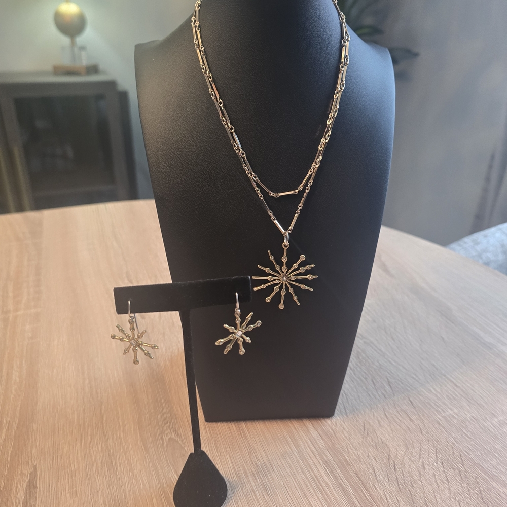 Waxing Poetic Goldtone 30 Inch Crystal Snowflake And Earring Set-GORGEOUS!!!